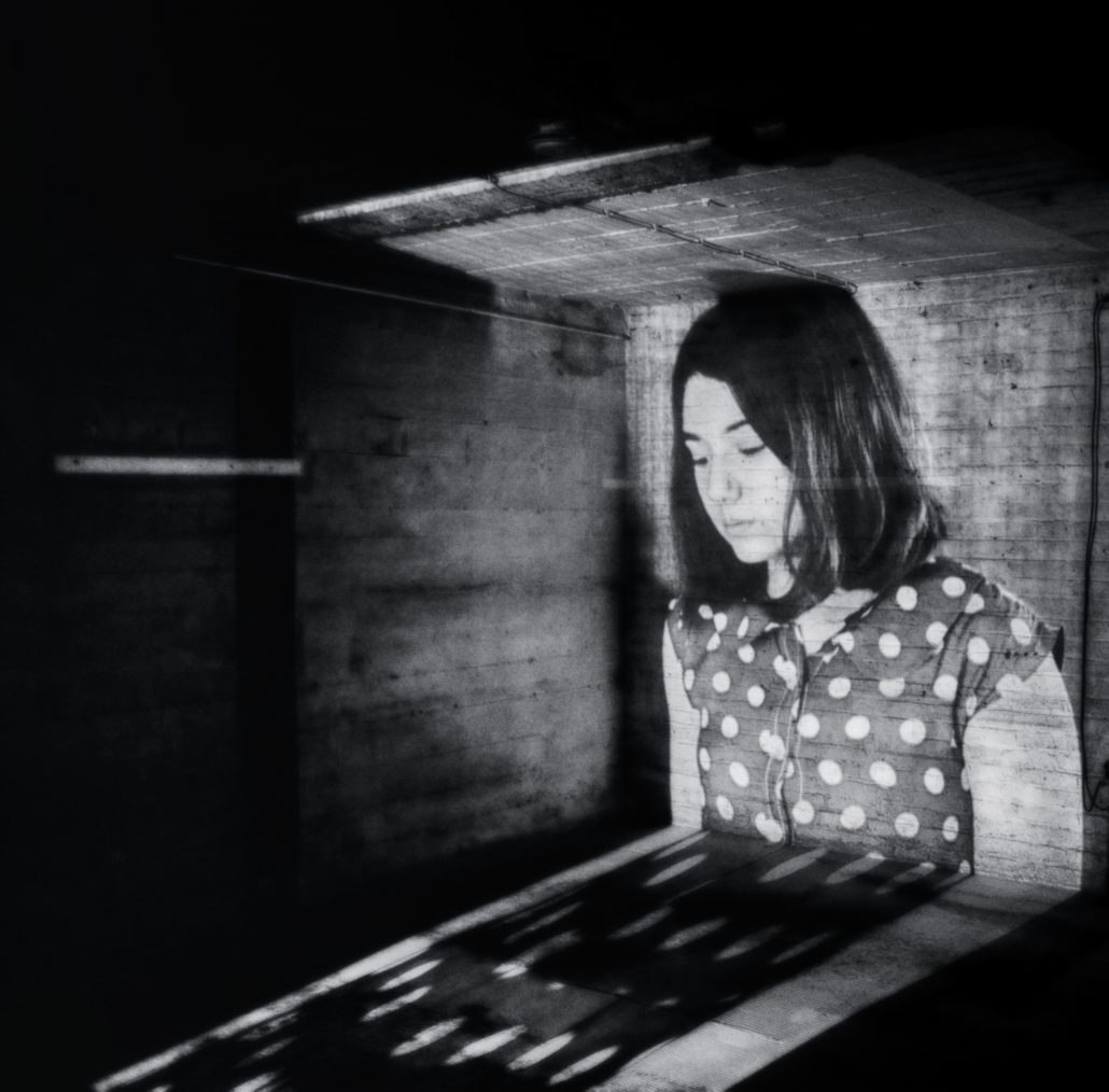Fotos aus der Ausstellung "What's behind?" 2