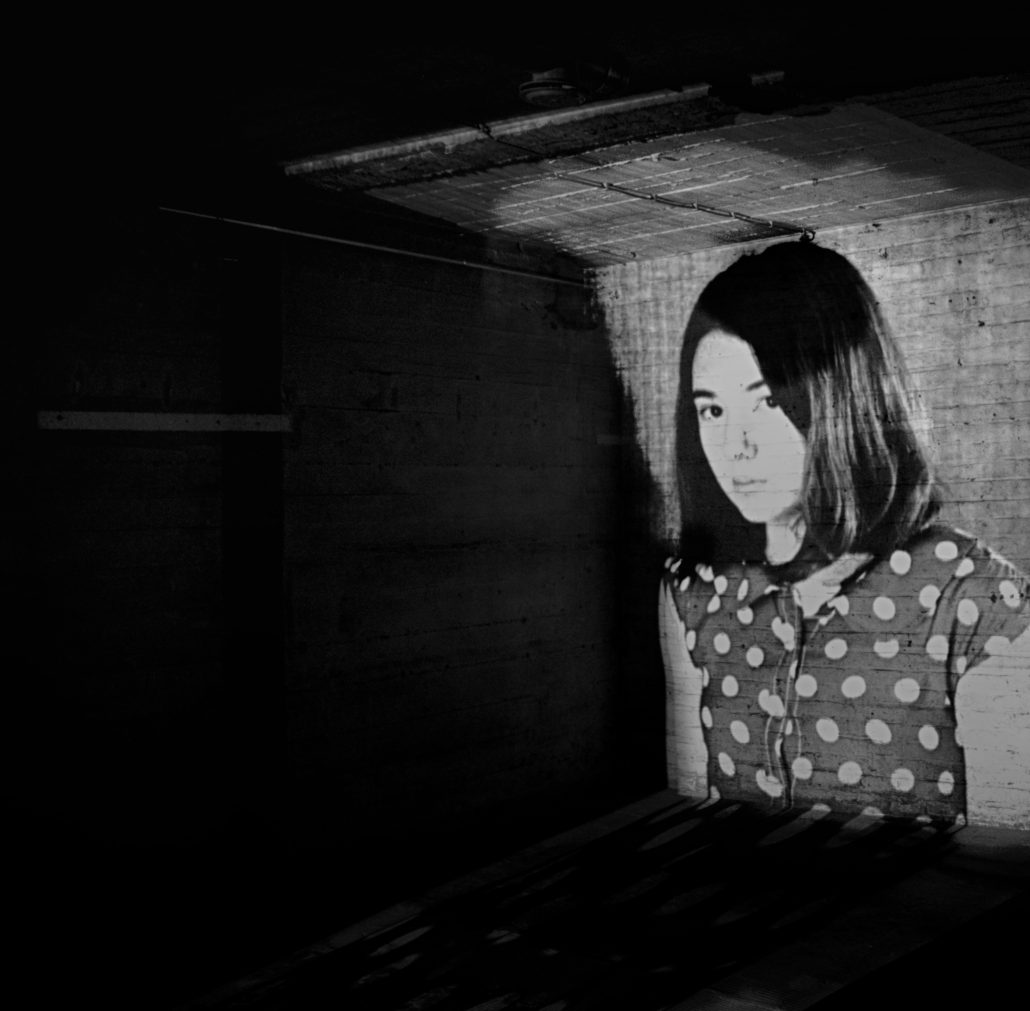 Fotos aus der Ausstellung "What's behind?" 1